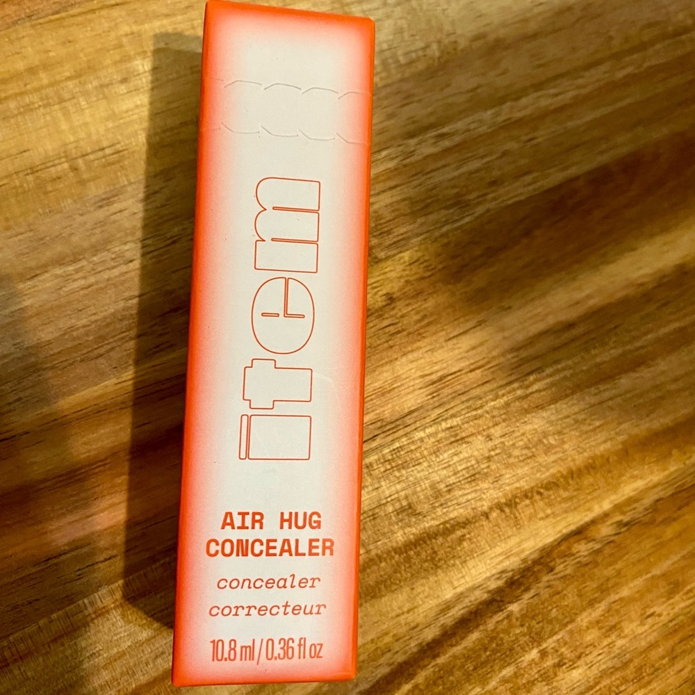 Concealer new and unused in original box 📦 shade is too dark for me.
